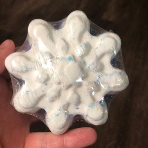 One of a Kind  Bath Bomb Fragrant Jewels Size 7